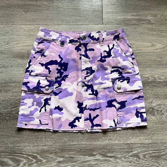 Bluenotes Dresses & Skirts - BLUENOTES (NWOT) • Cargo Mini Skirt • Size XS-Small • Purple Camo
